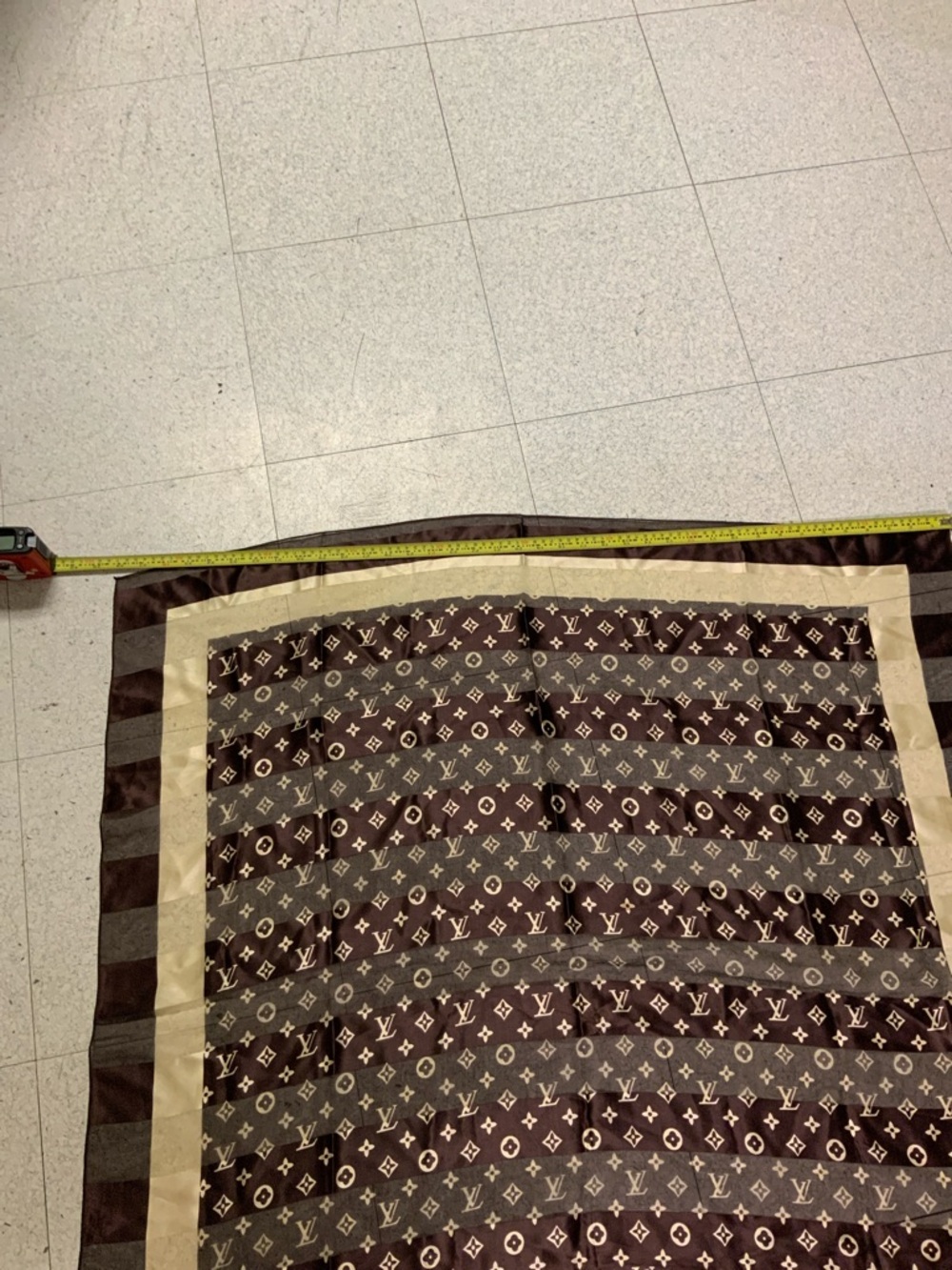 LV silk scarf.  Barely used. Dimensions 38.5”X38.5”. Reasonable offers pls. - Picture 6 of 6